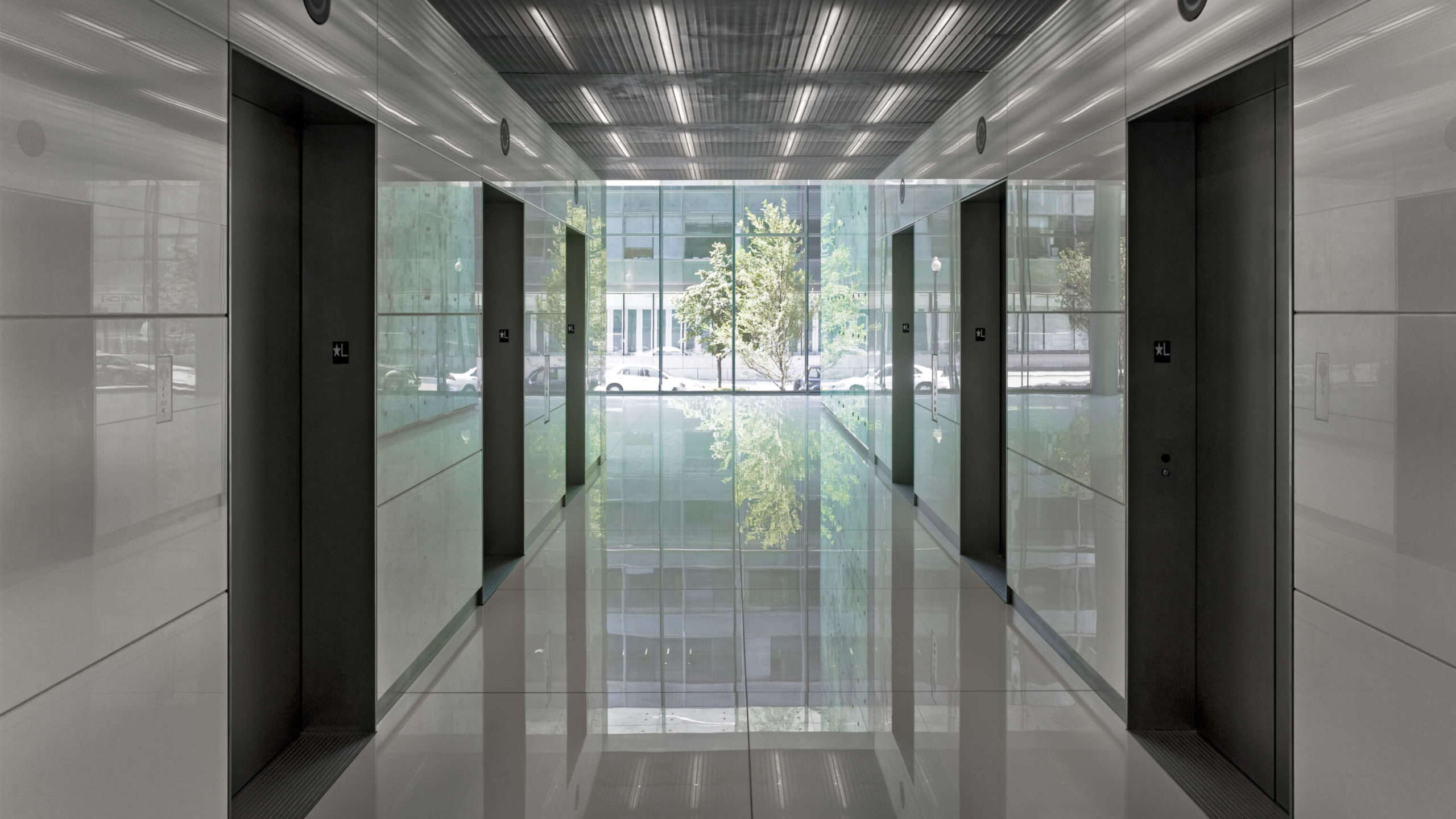 Synergi 1999 K STREET hallway