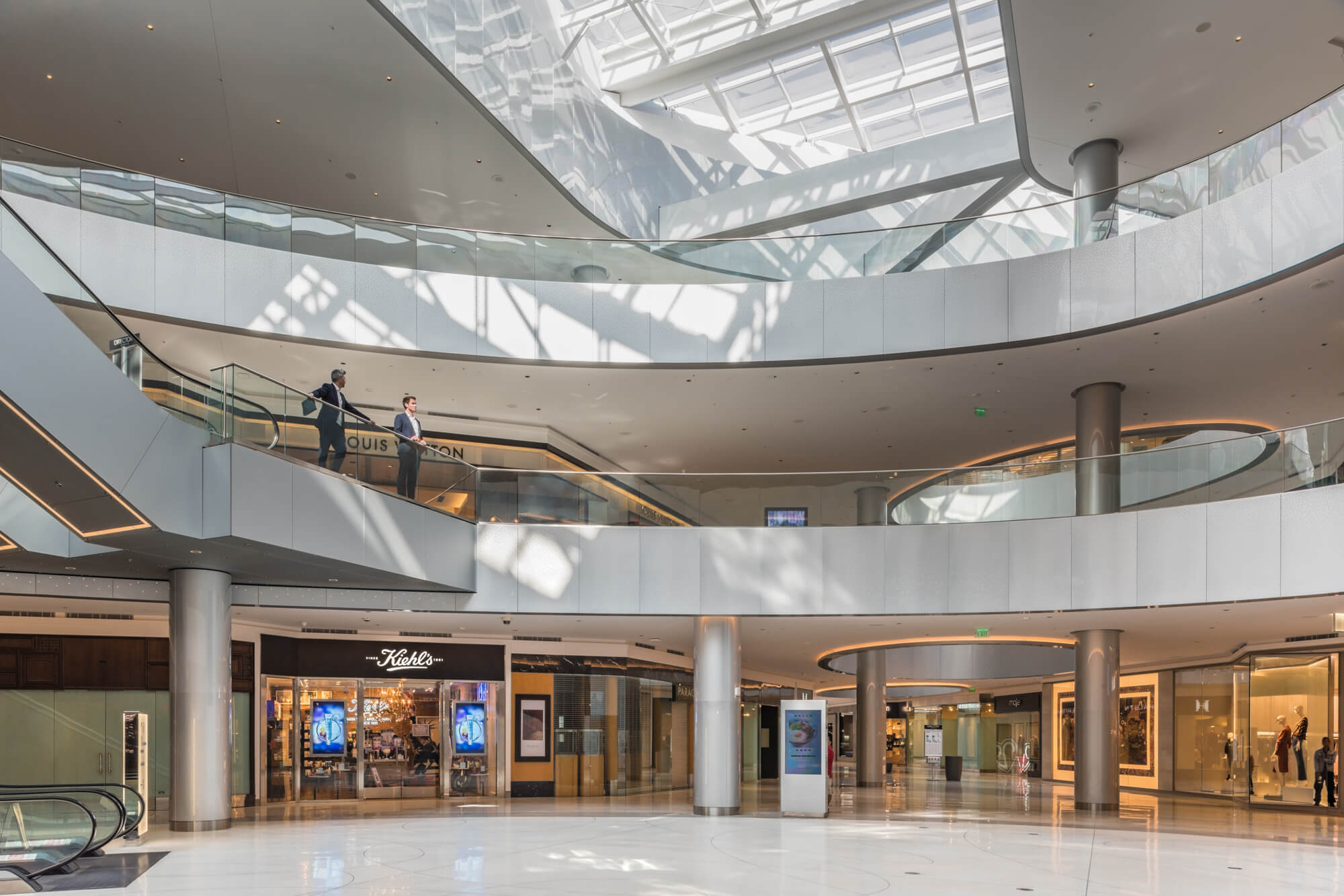 Interior of the Beverly Center (photo)