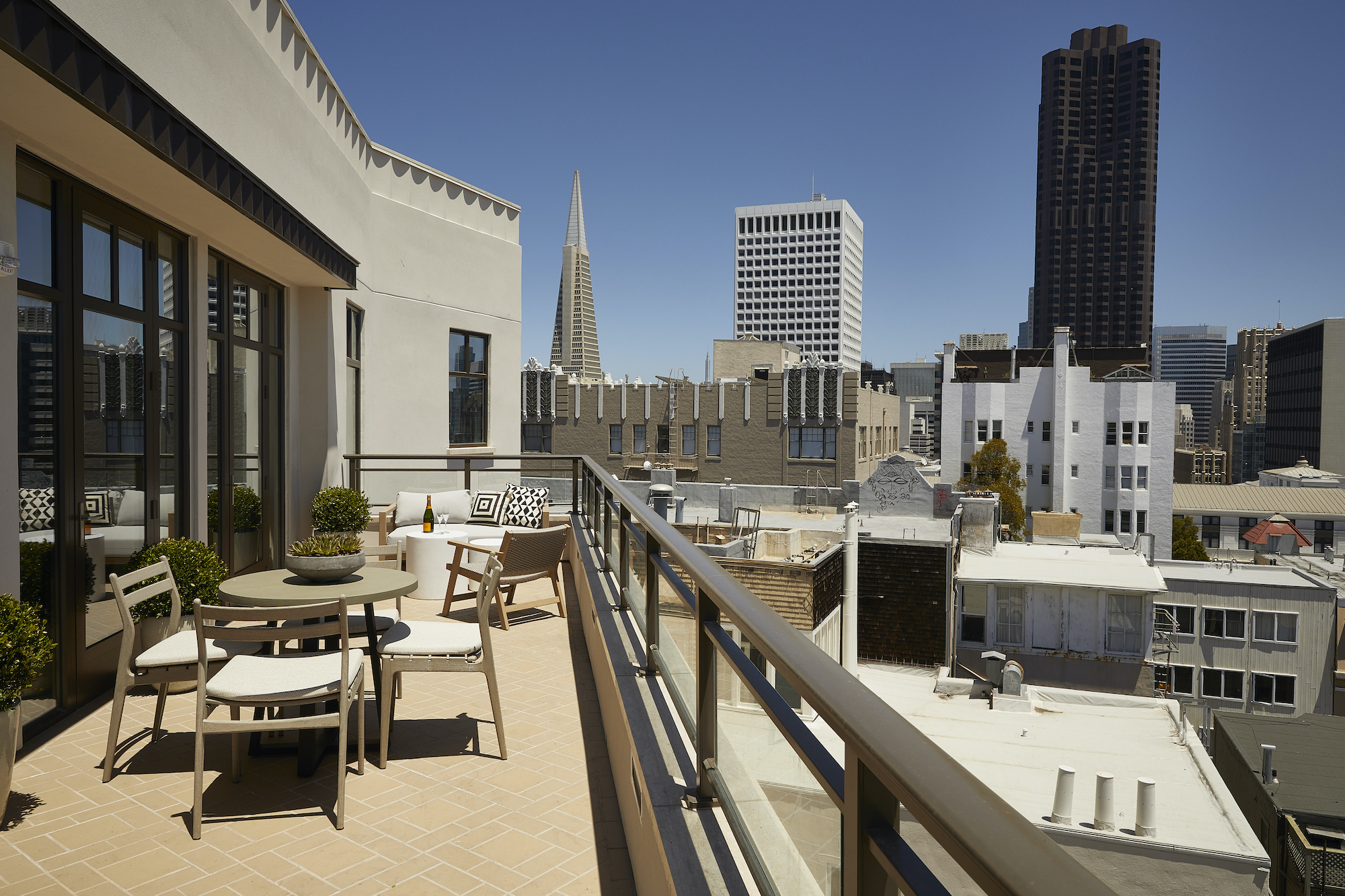 Synergi - Crescent Nob Hill at 875 California